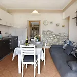 Dinka דירה אומאג